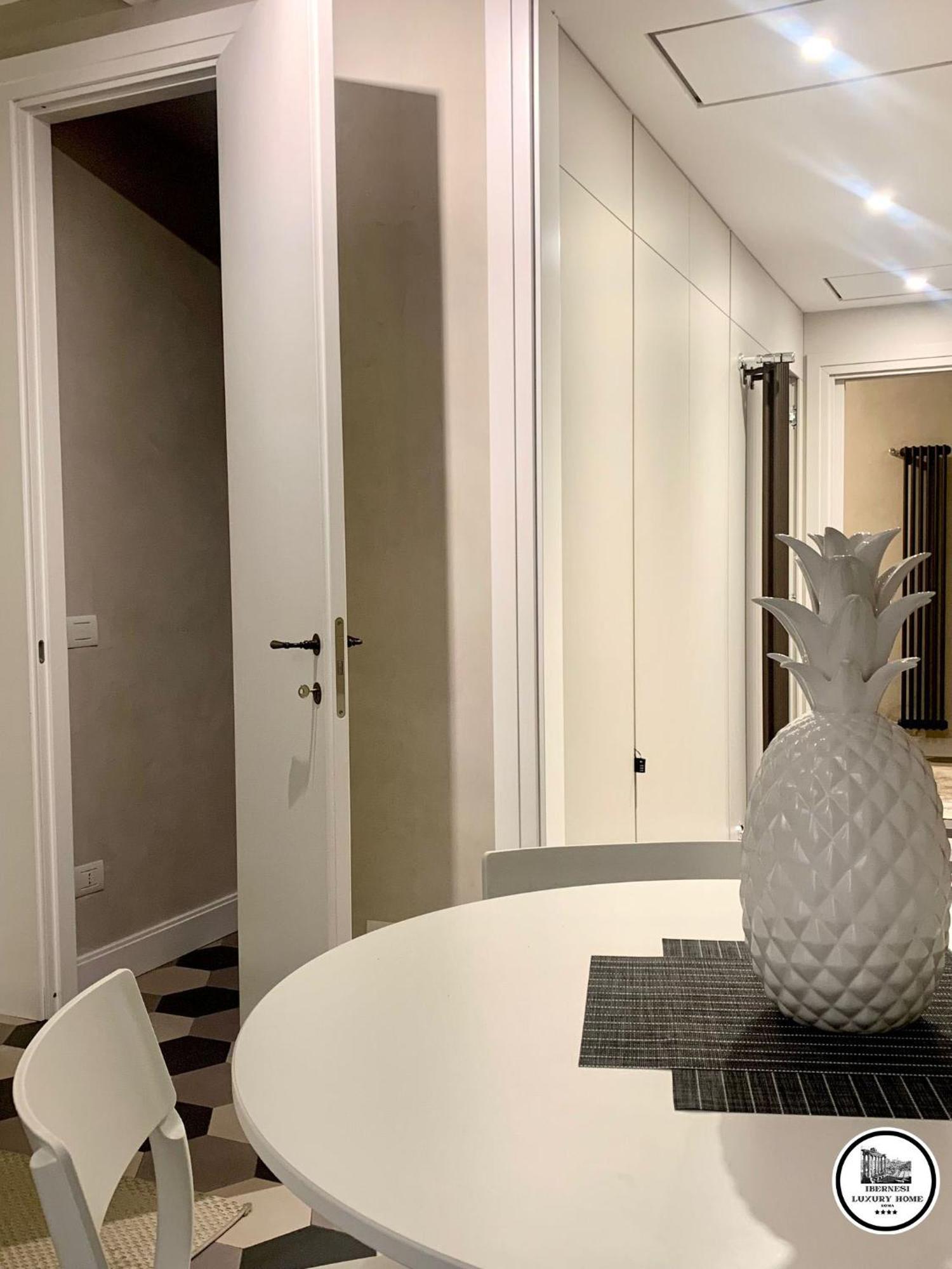 Ibernesi Luxury Home โรม ภายนอก รูปภาพ